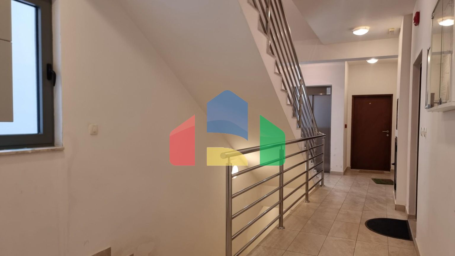 Квартира с просторной террасой и гаражным местом, Бечичи