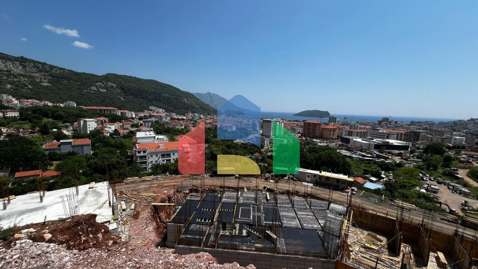 Новый жилой комплекс закрытого типа с роскошной инфраструктурой в Дубовице, Будва.