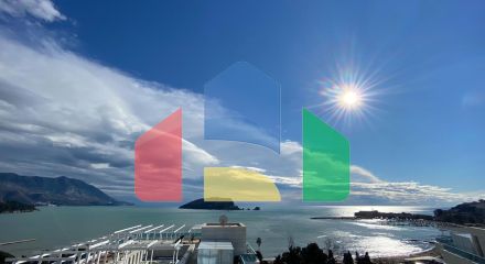 Эксклюзивная трехкомнатная квартира в здании Тре Канне