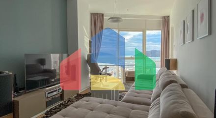 Эксклюзивная трехкомнатная квартира в здании Тре Канне