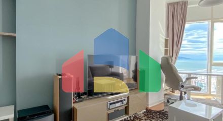 Эксклюзивная трехкомнатная квартира в здании Тре Канне