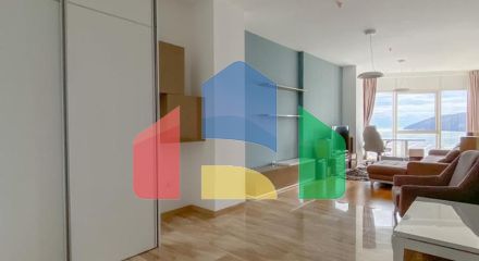 Эксклюзивная трехкомнатная квартира в здании Тре Канне