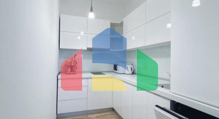 Эксклюзивная трехкомнатная квартира в здании Тре Канне