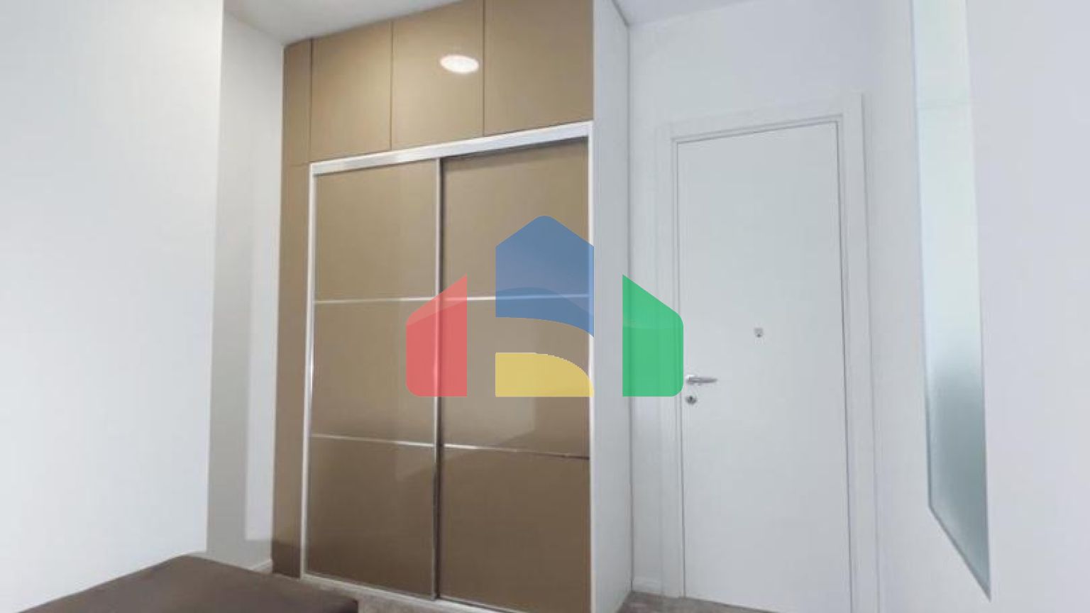 Эксклюзивная трехкомнатная квартира в здании Тре Канне