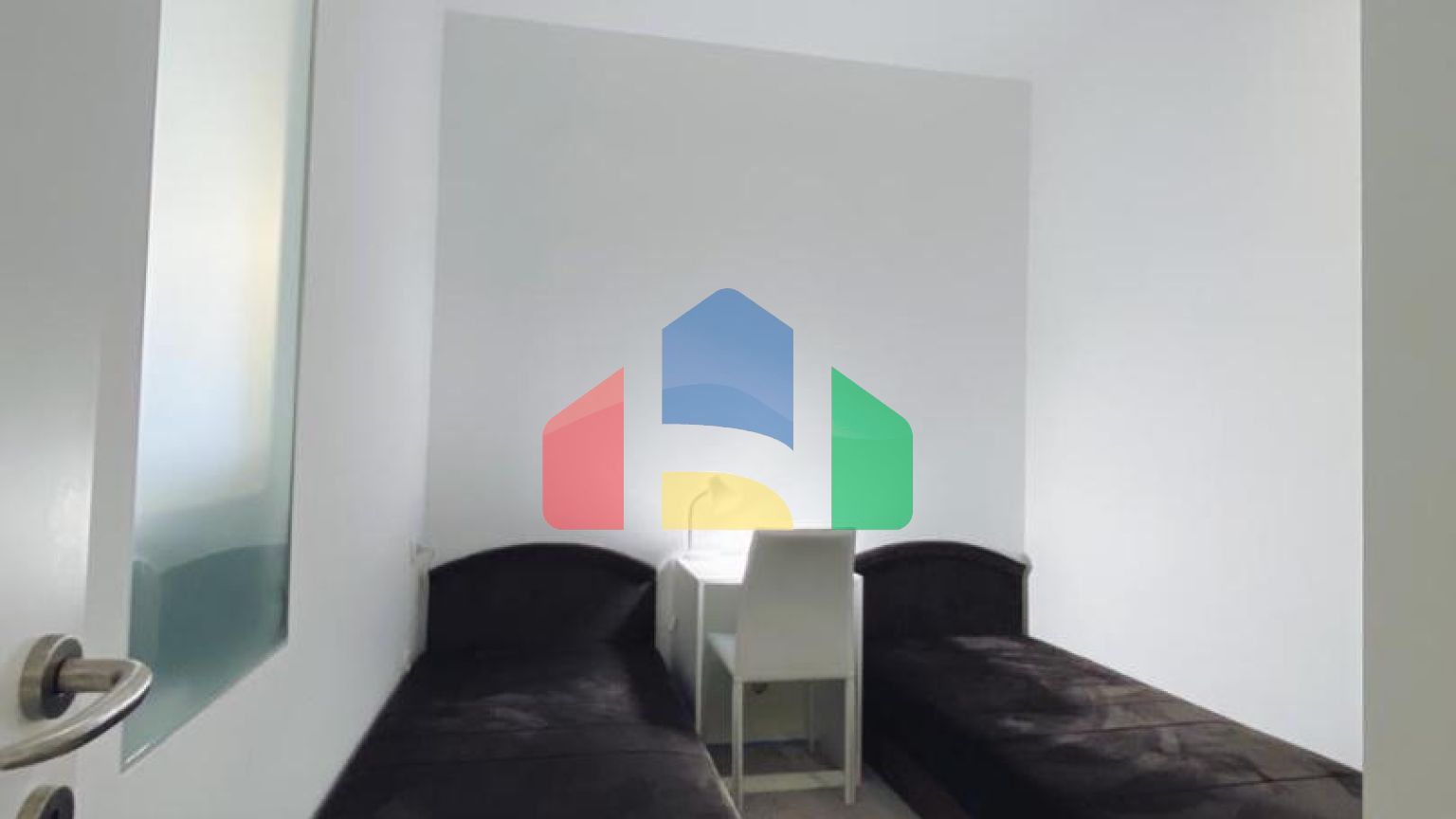 Эксклюзивная трехкомнатная квартира в здании Тре Канне