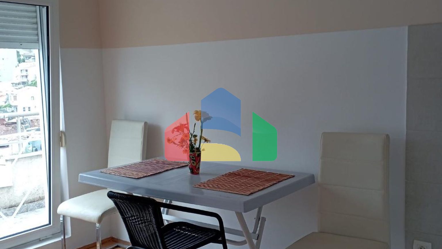 Продажа 4-х этажного дома со студиями в Будве