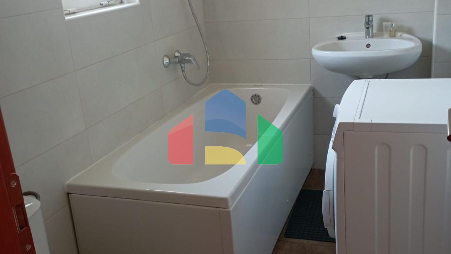 Продажа 4-х этажного дома со студиями в Будве