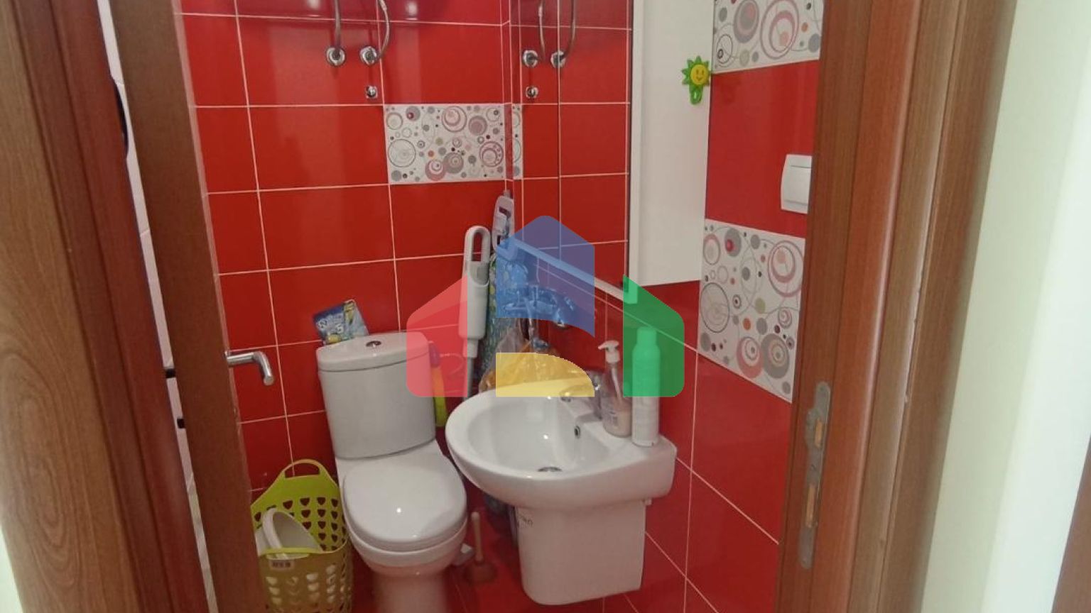 Продажа 4-х этажного дома со студиями в Будве