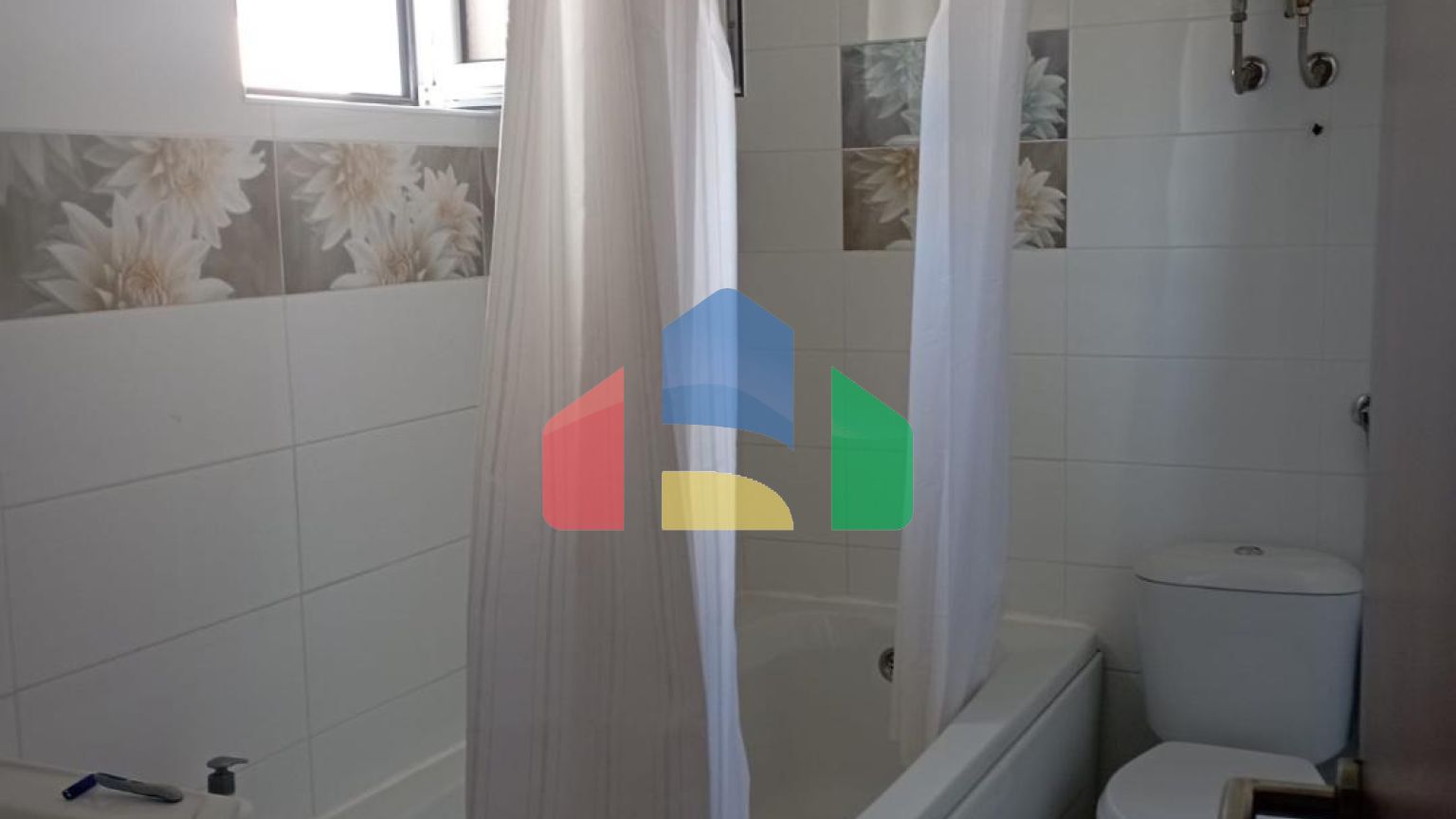 Продажа 4-х этажного дома со студиями в Будве