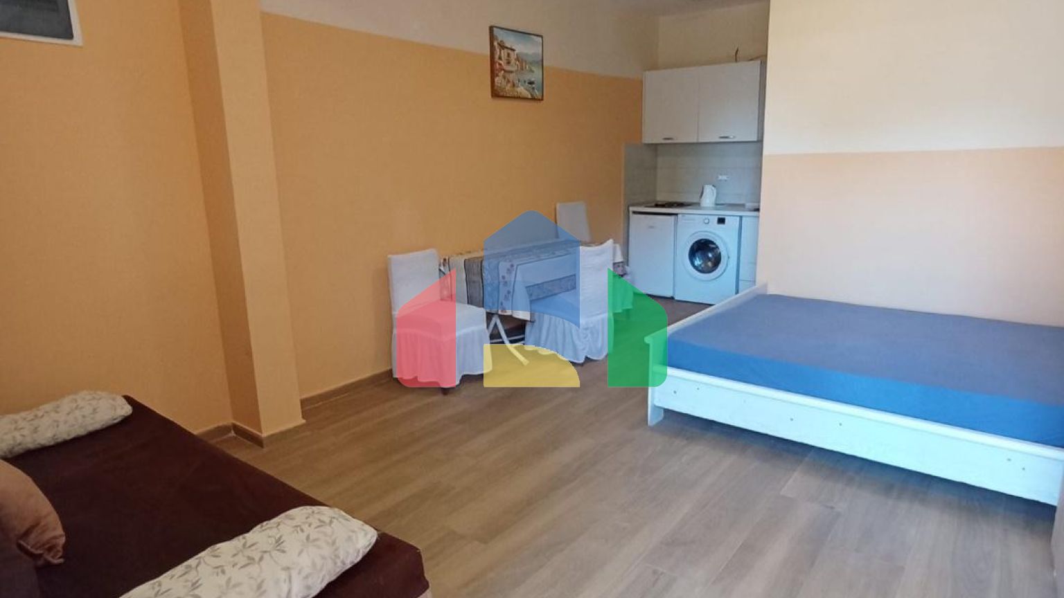 Продажа 4-х этажного дома со студиями в Будве