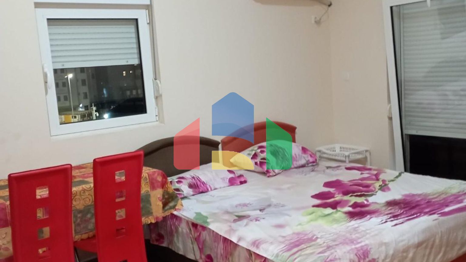 Продажа 4-х этажного дома со студиями в Будве