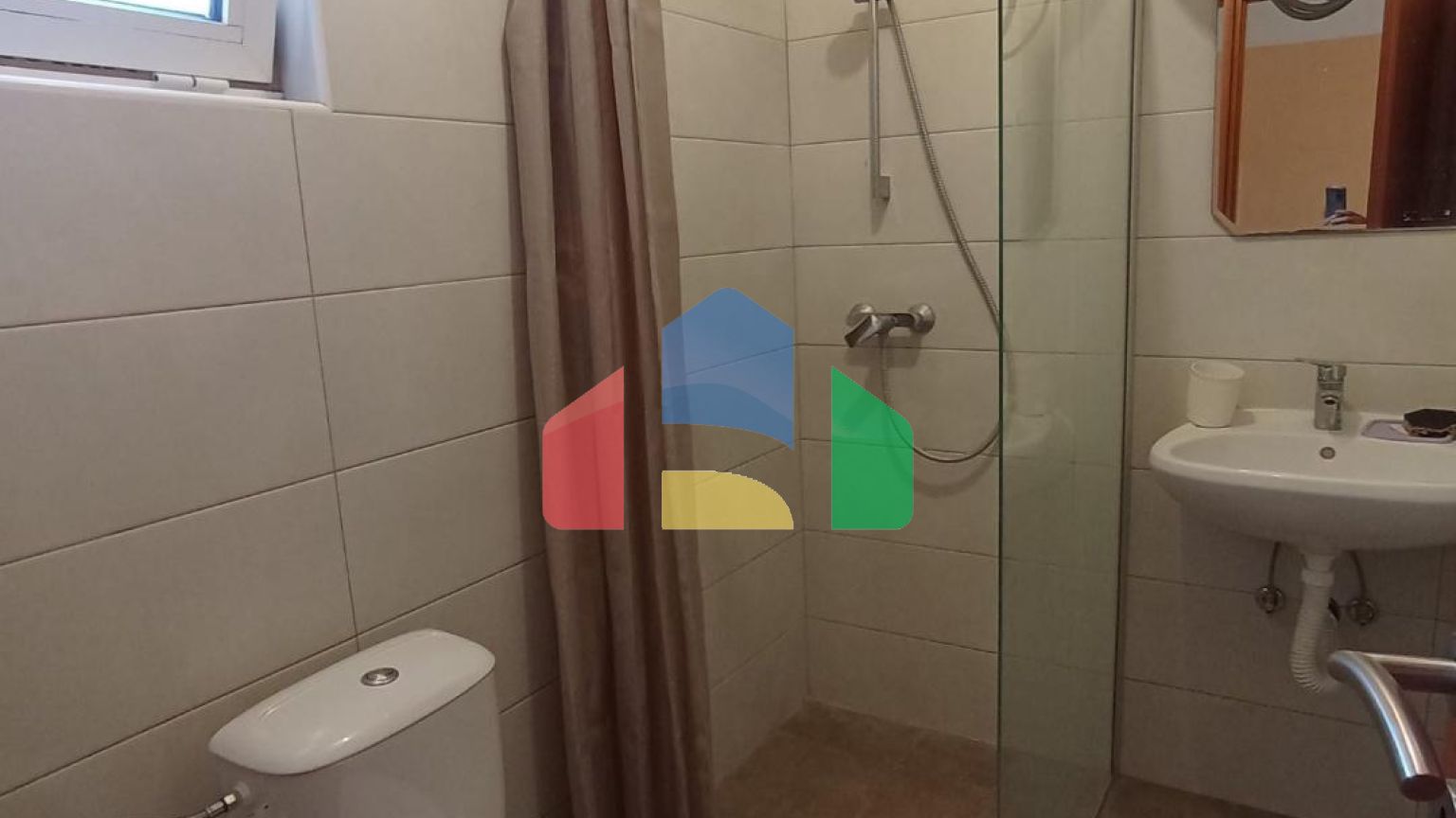 Продажа 4-х этажного дома со студиями в Будве