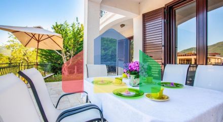 Exclusive large villa in Budva near the sea, sea view.
