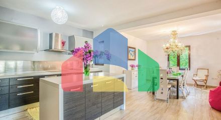 Exclusive large villa in Budva near the sea, sea view.