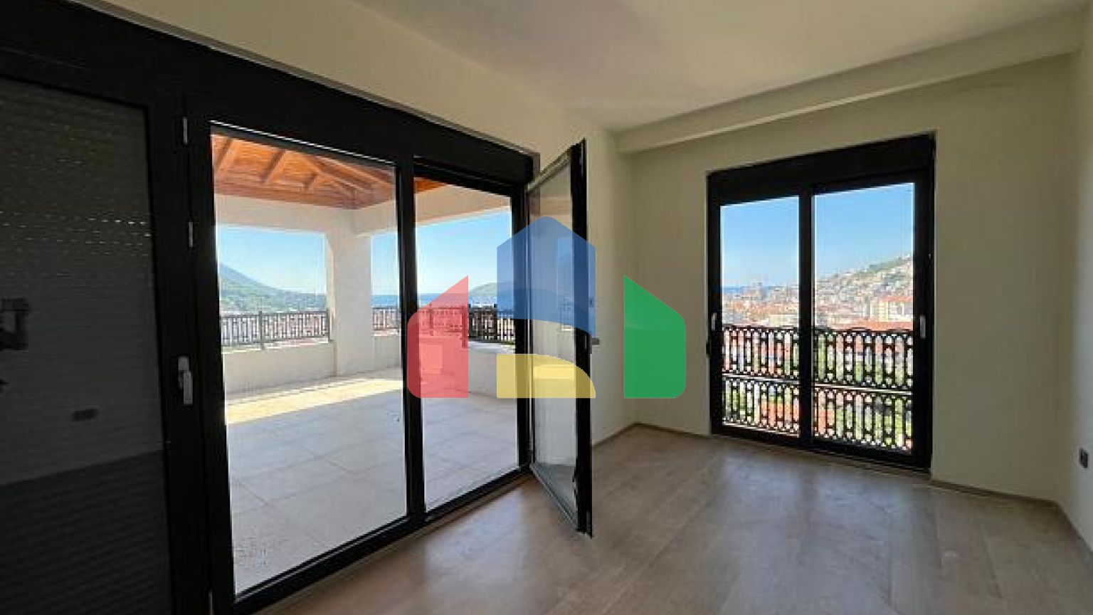 # 6566 апартаменты в новом построенном здании в центре Будвы