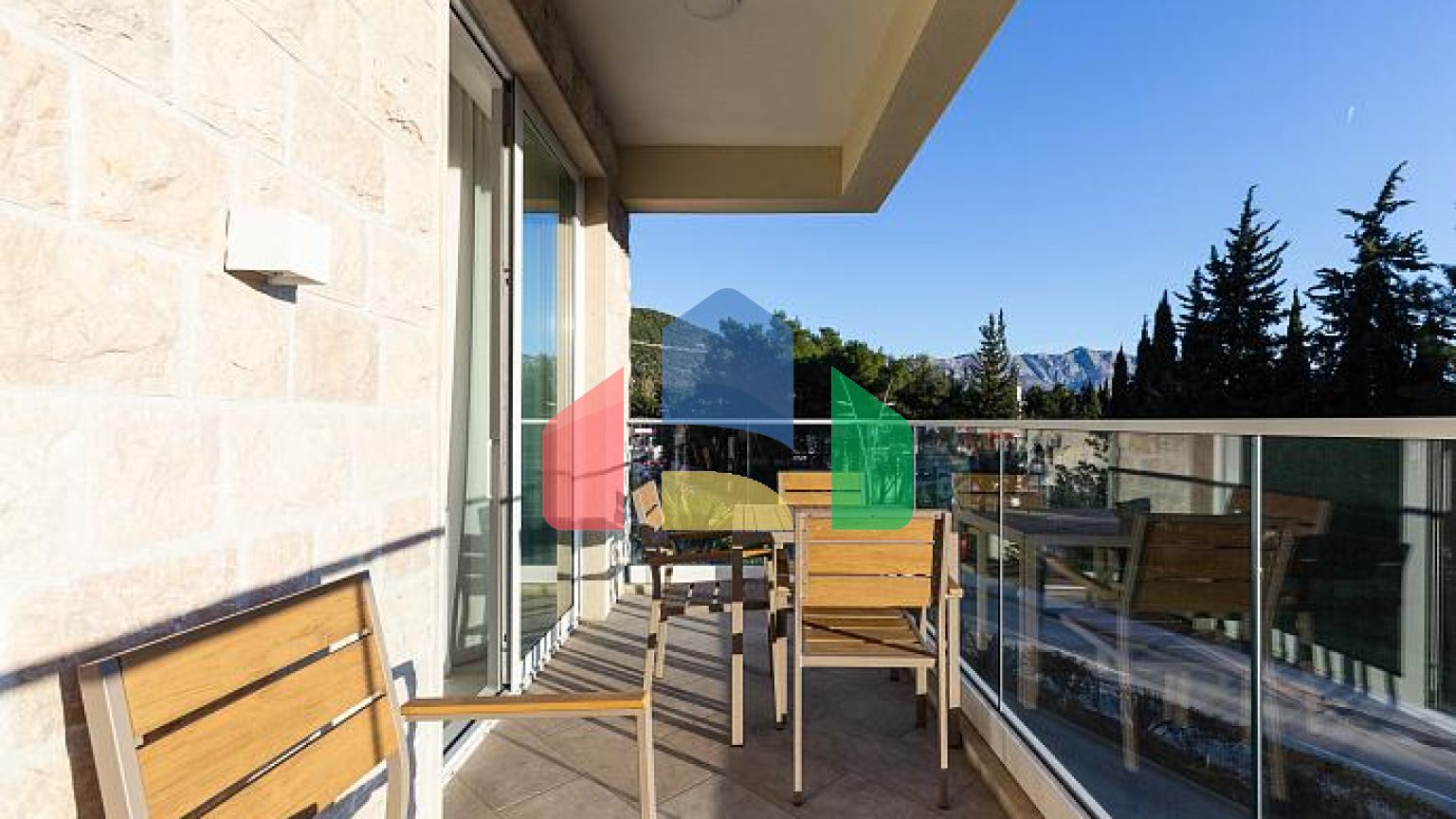 Эксклюзивная продажа совершенно нового отеля в Будве