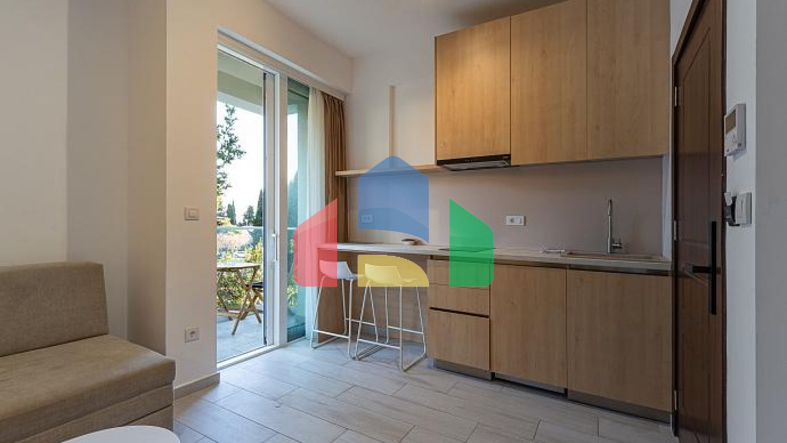 Эксклюзивная продажа совершенно нового отеля в Будве