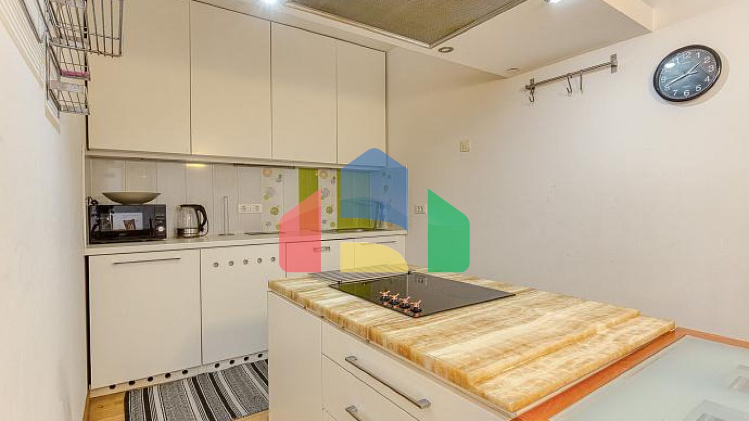 Современная, комфортабельная и полностью оборудованная квартира рядом с пляжем