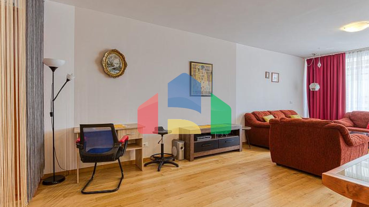 Современная, комфортабельная и полностью оборудованная квартира рядом с пляжем