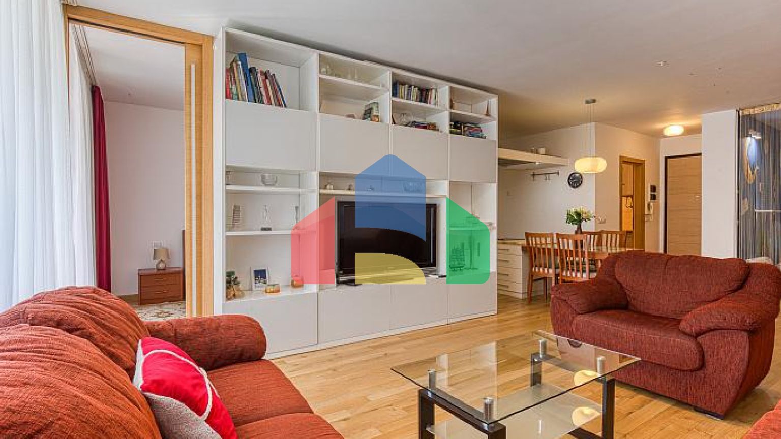 Современная, комфортабельная и полностью оборудованная квартира рядом с пляжем