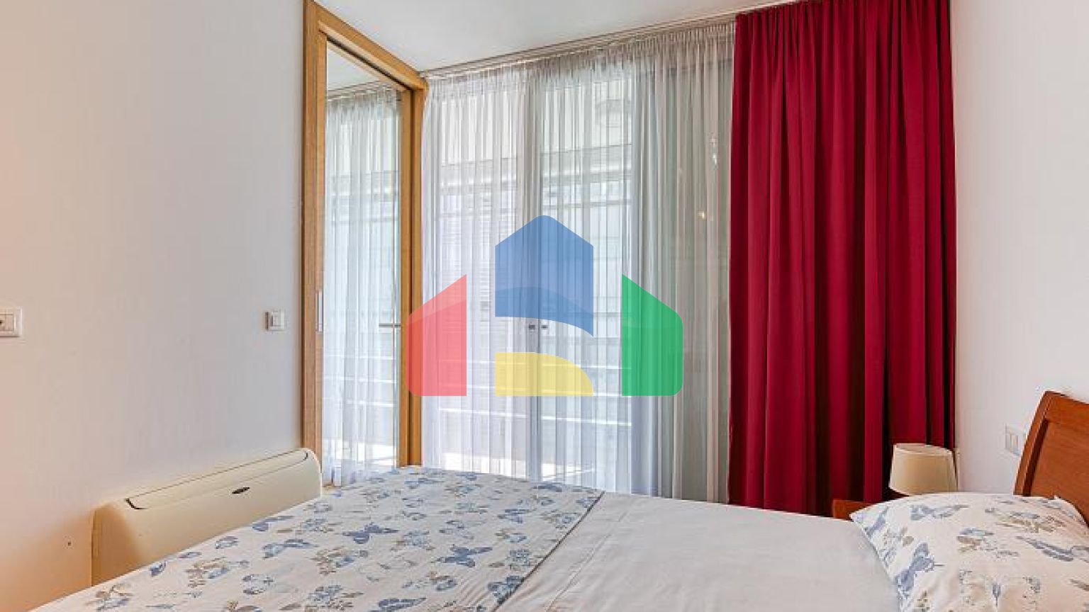 Современная, комфортабельная и полностью оборудованная квартира рядом с пляжем