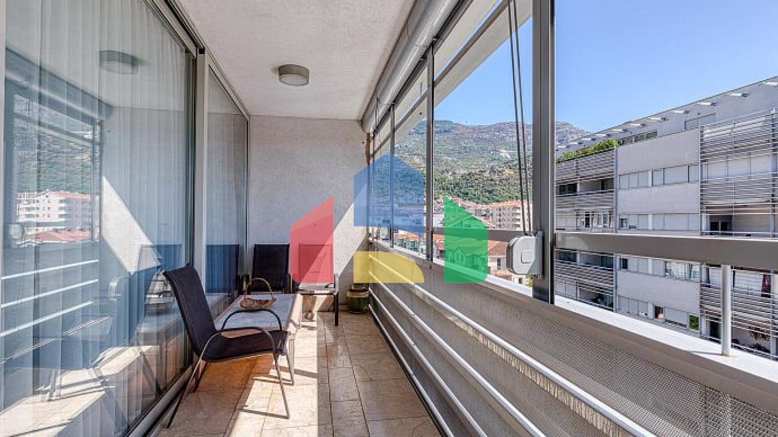 Современная, комфортабельная и полностью оборудованная квартира рядом с пляжем