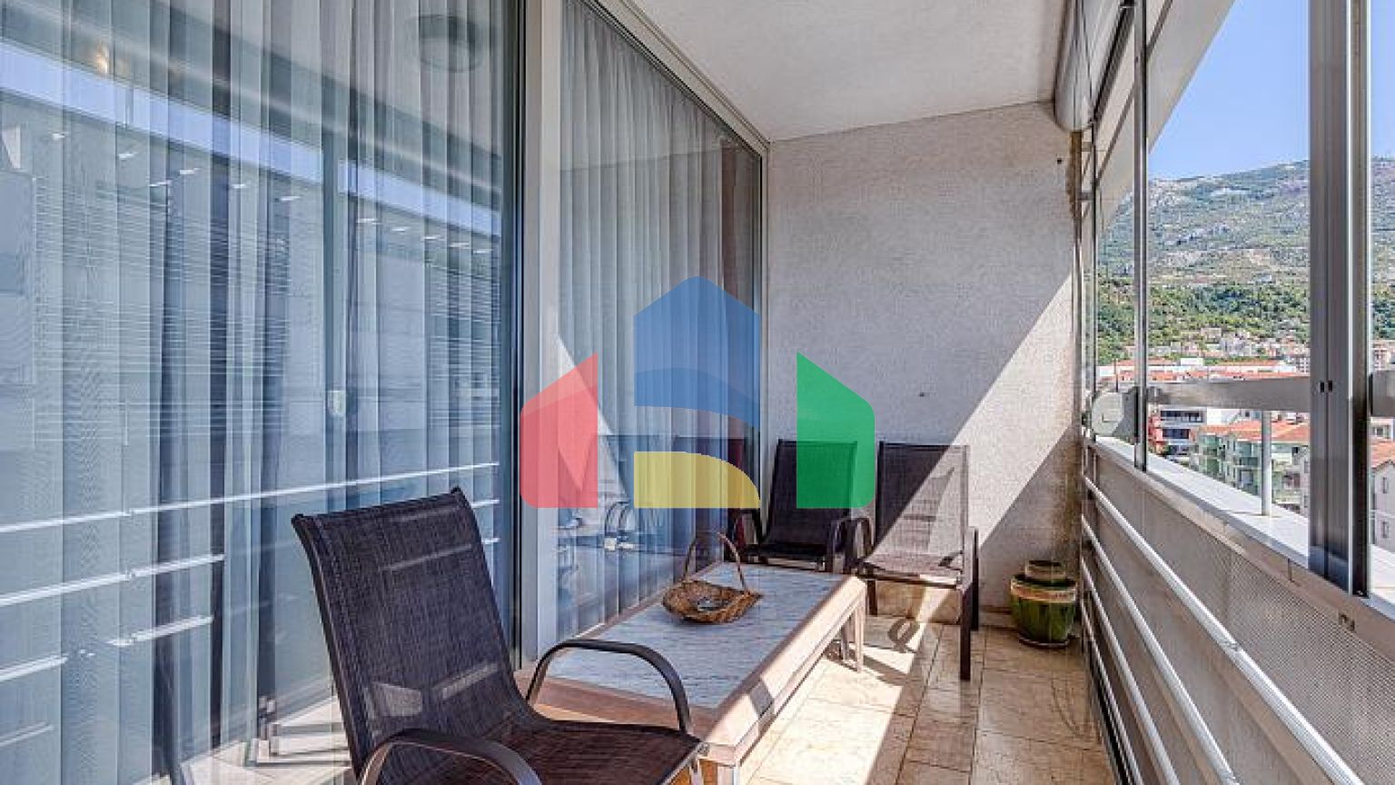 Современная, комфортабельная и полностью оборудованная квартира рядом с пляжем