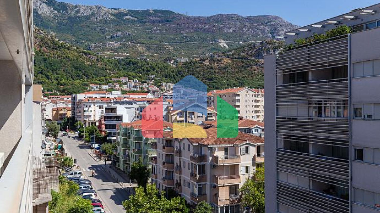 Современная, комфортабельная и полностью оборудованная квартира рядом с пляжем