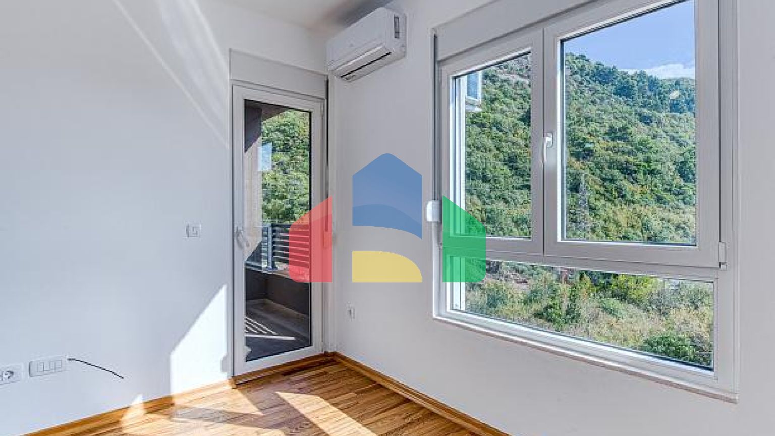 Продается современная однокомнатная квартира в Будве