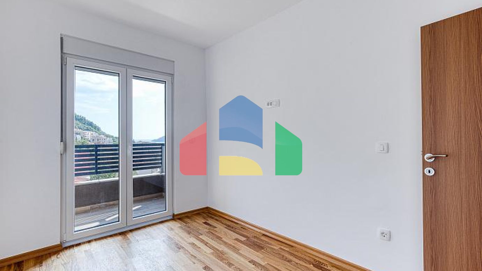 Продается современная однокомнатная квартира в Будве