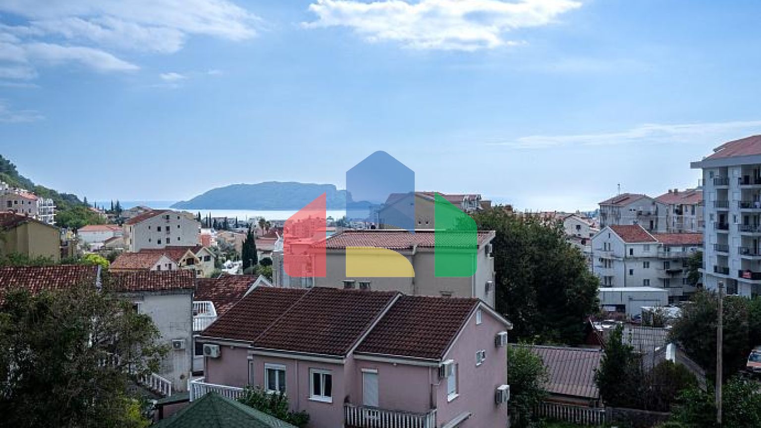 Продается современная однокомнатная квартира в Будве