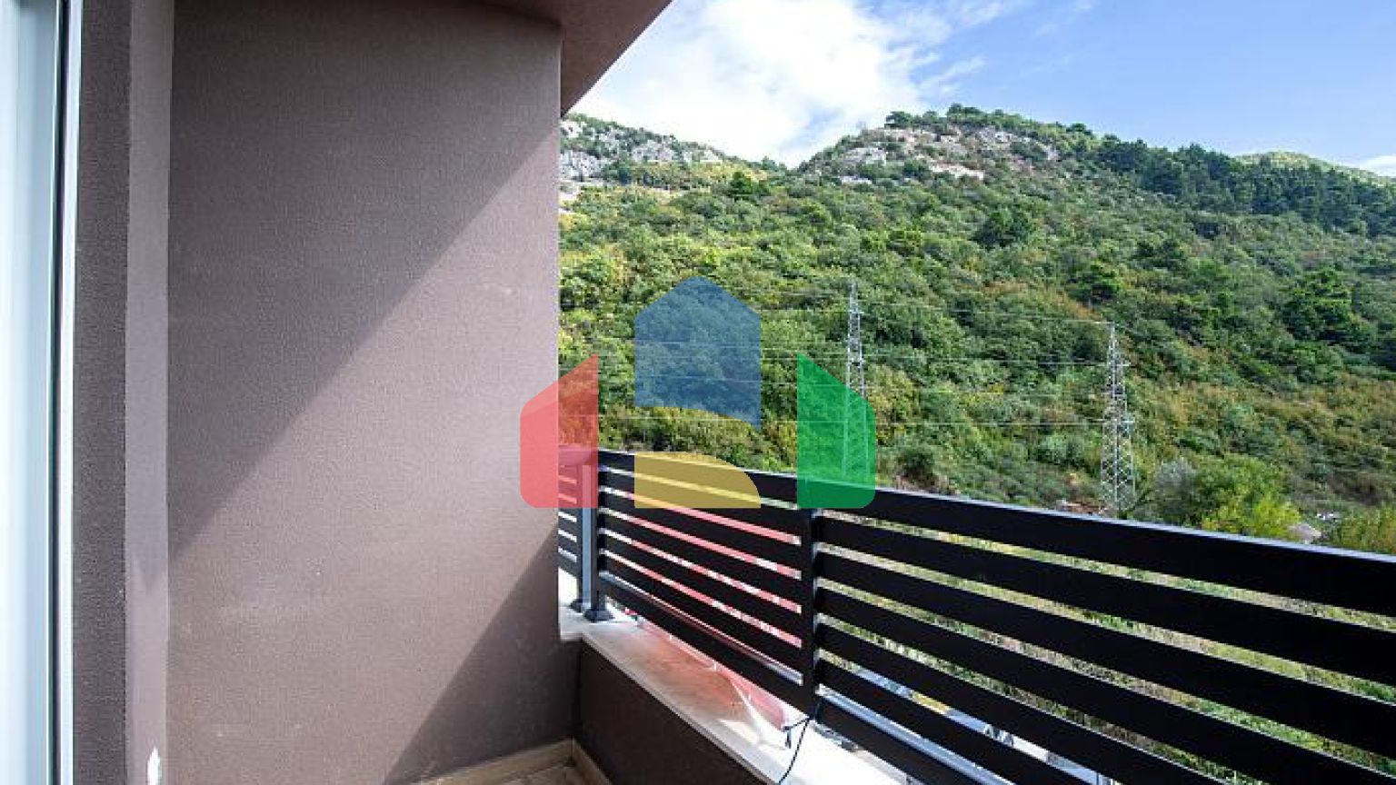 Продается современная однокомнатная квартира в Будве