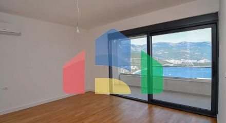 Роскошная новая вилла с панорамным видом на море и Старый город Будвы