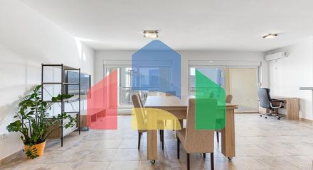 ПРОСТОРНАЯ, ПОЛНОСТЬЮ МЕБЛИРОВАННАЯ КВАРТИРА В БУДВЕ С ГАРАЖОМ И ЗАРЯДКОЙ TESLA