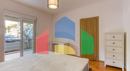 ПРОСТОРНАЯ, ПОЛНОСТЬЮ МЕБЛИРОВАННАЯ КВАРТИРА В БУДВЕ С ГАРАЖОМ И ЗАРЯДКОЙ TESLA