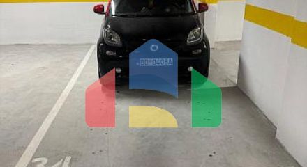 Апартамент 42м2 с парковочным местом в центре Будве в  новом доме