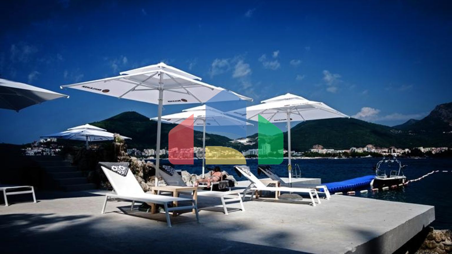 Элитный жилой комплекс в Будве