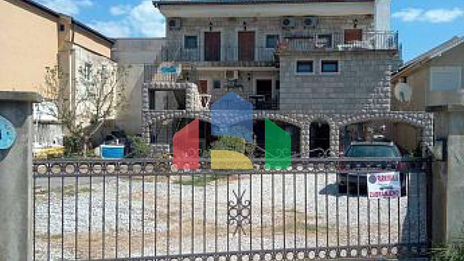 Мини-отель на Јаз в 50 метрах от моря