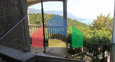 Двухэтажный дом с видом на море в Майне