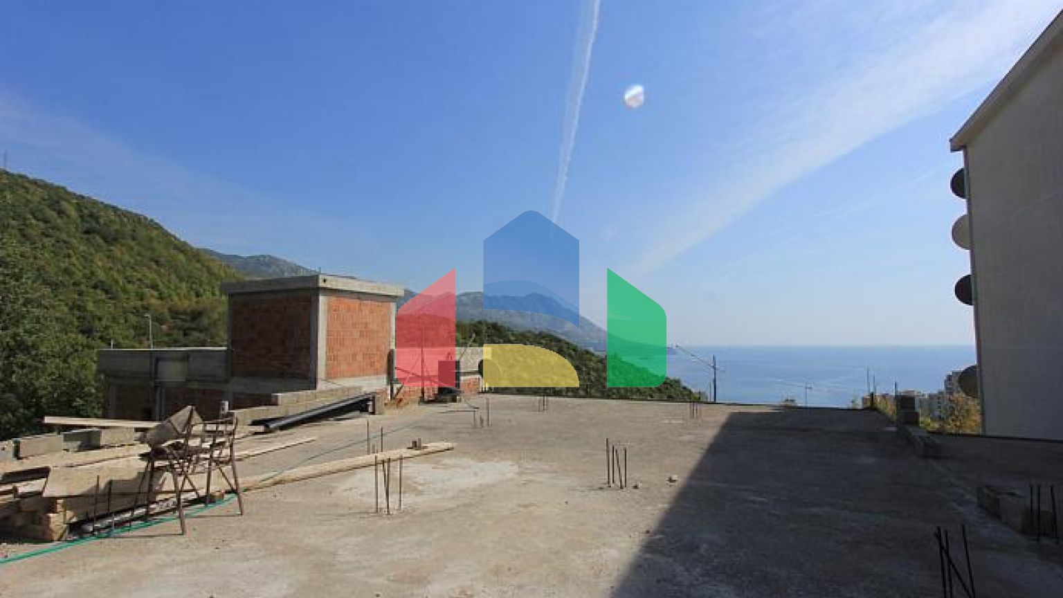 Двухэтажный дом с видом на море в Майне