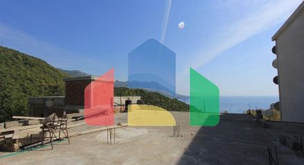 Двухэтажный дом с видом на море в Майне