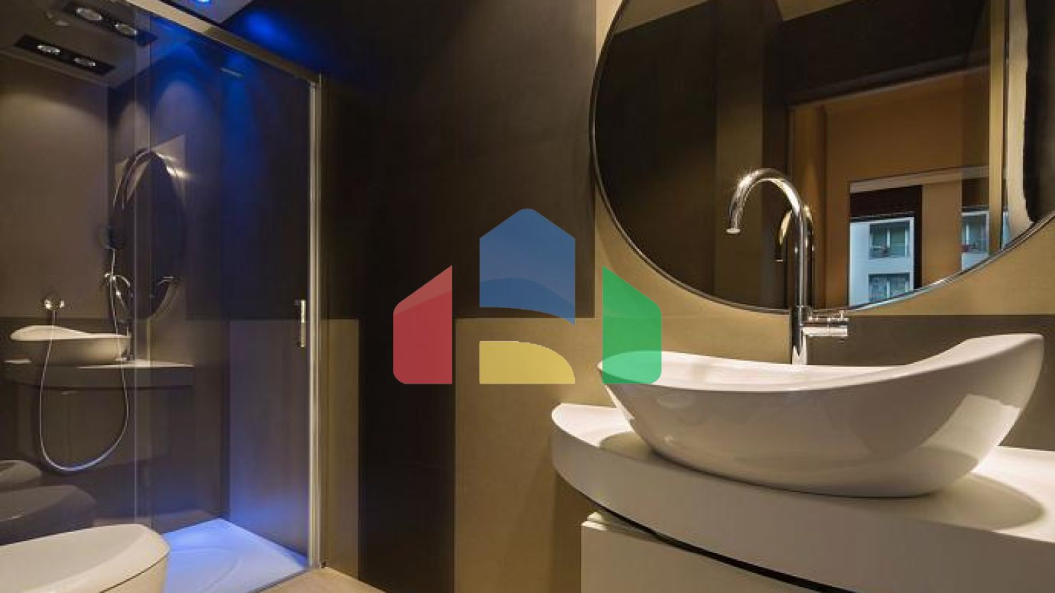 Супер роскошная трехэтажная квартира-типлекс с джакузи и сауной