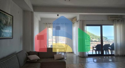 Spacious 107 sqm apartment with a terrace and sea view in the heart of Budva