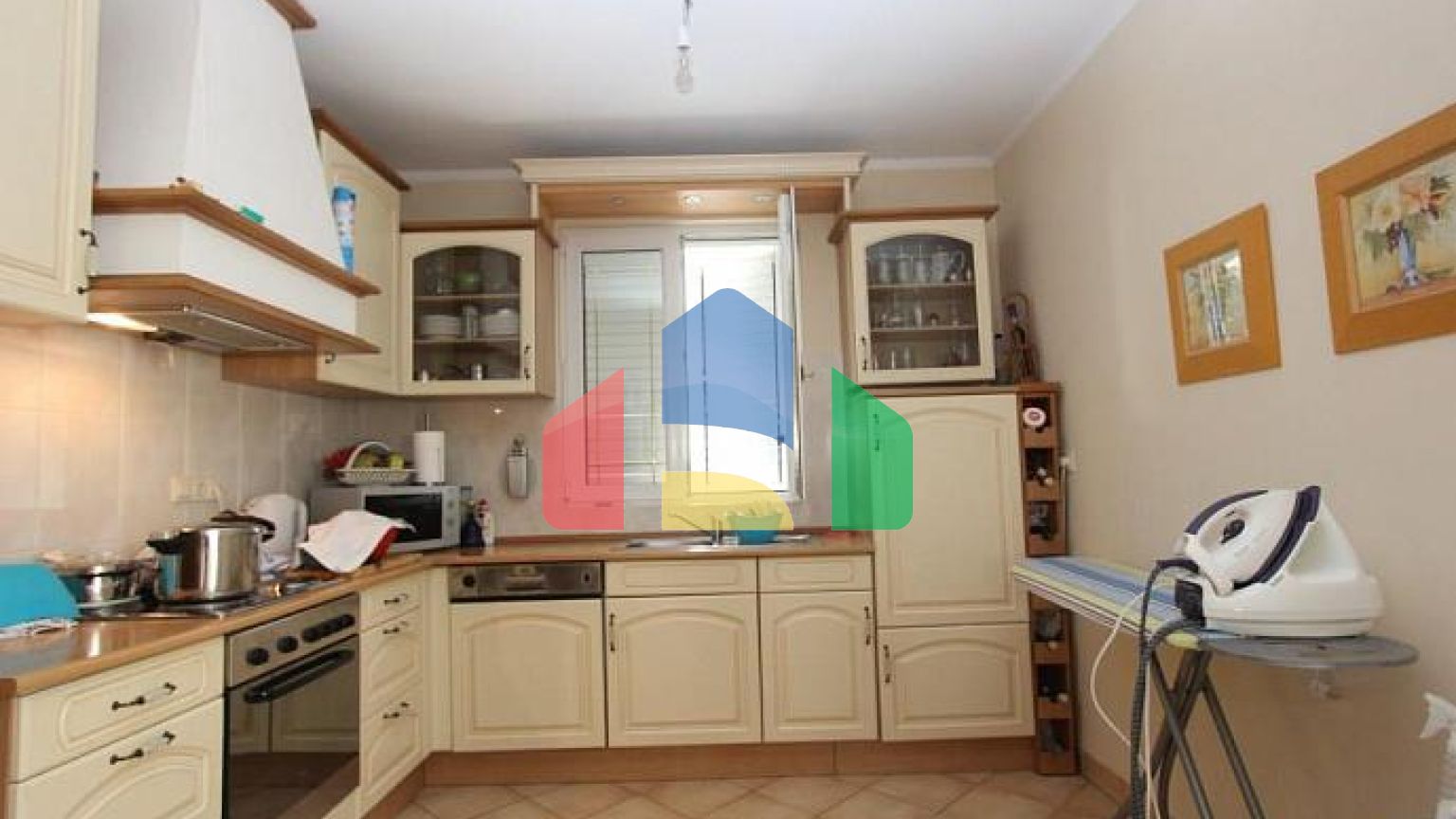 Уютный дом в городе Будва