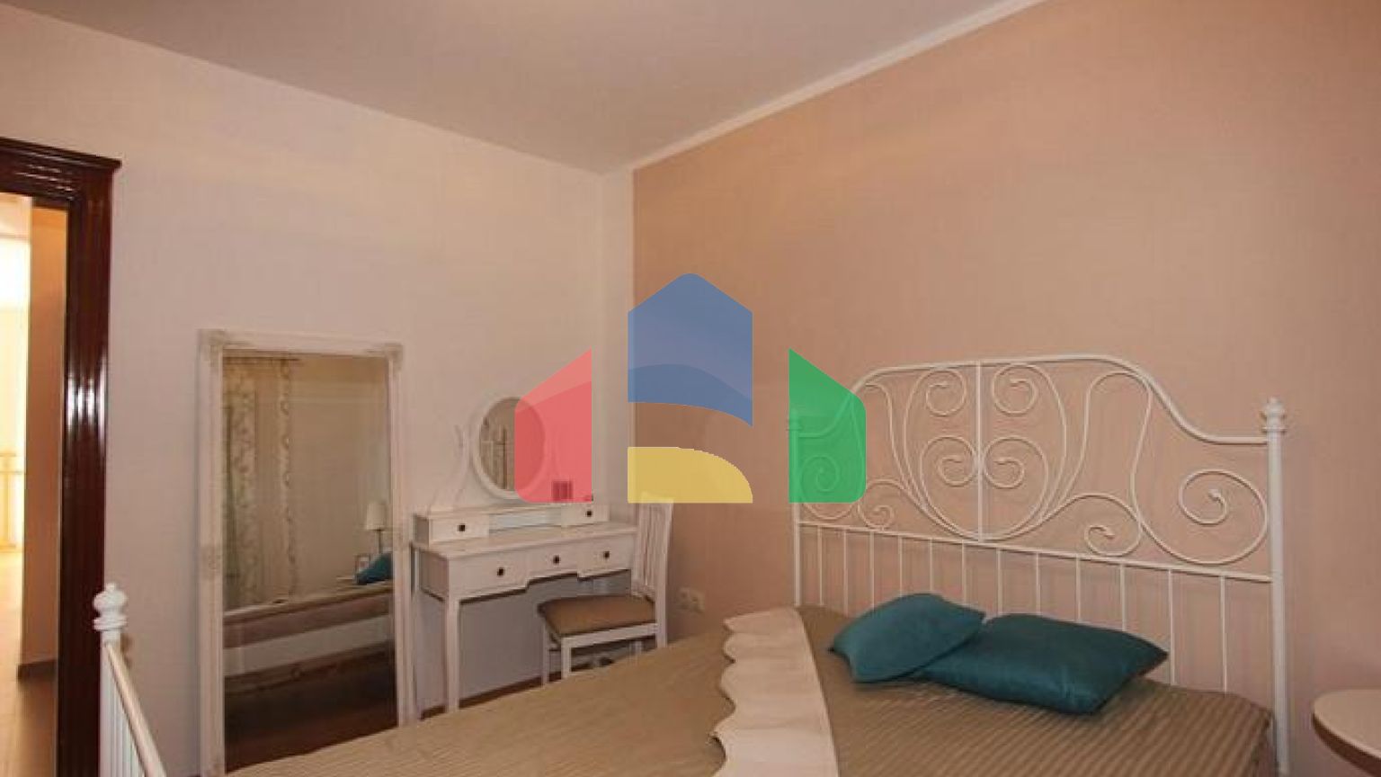 Уютный дом в городе Будва