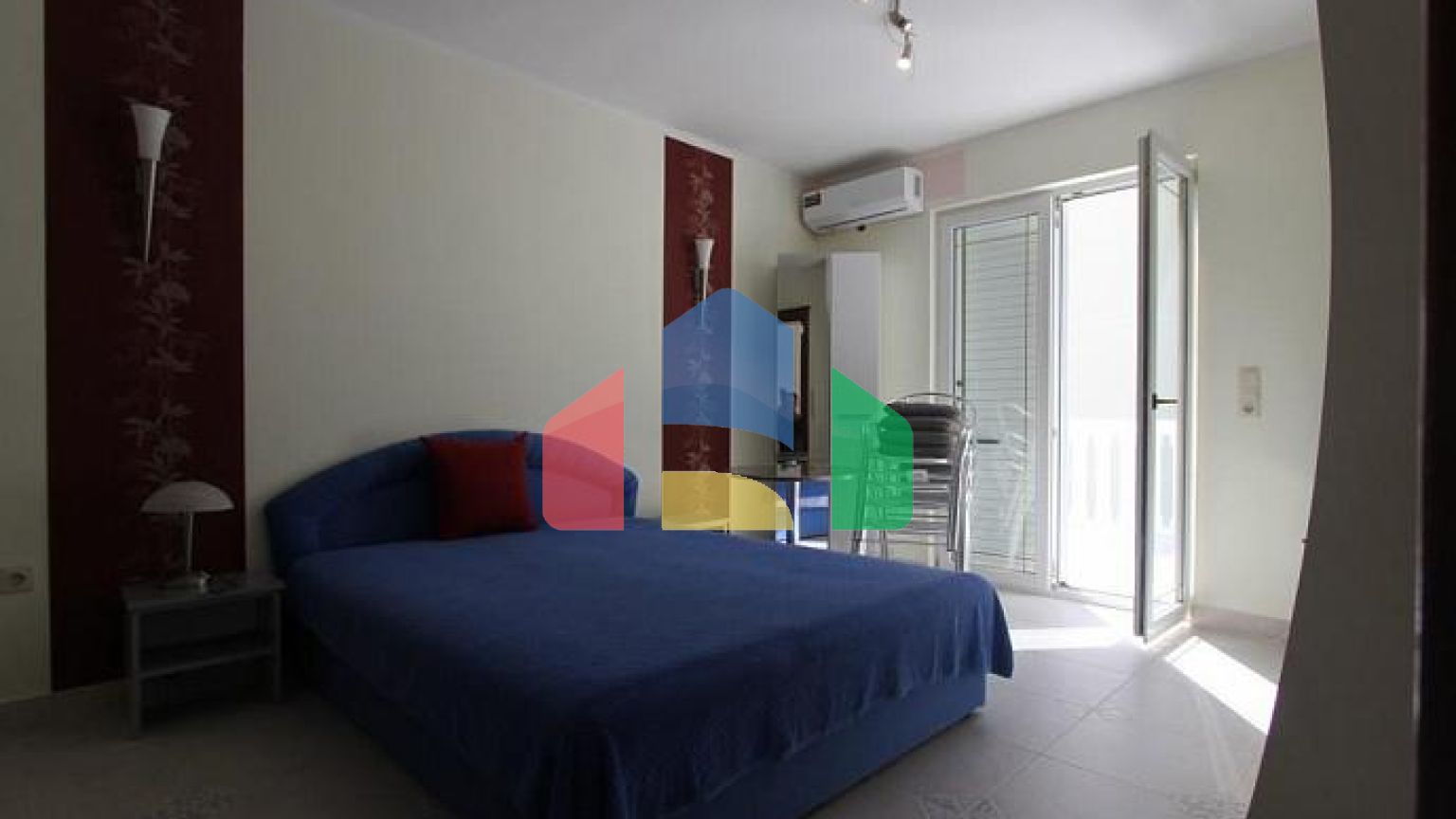 Уютный дом в городе Будва