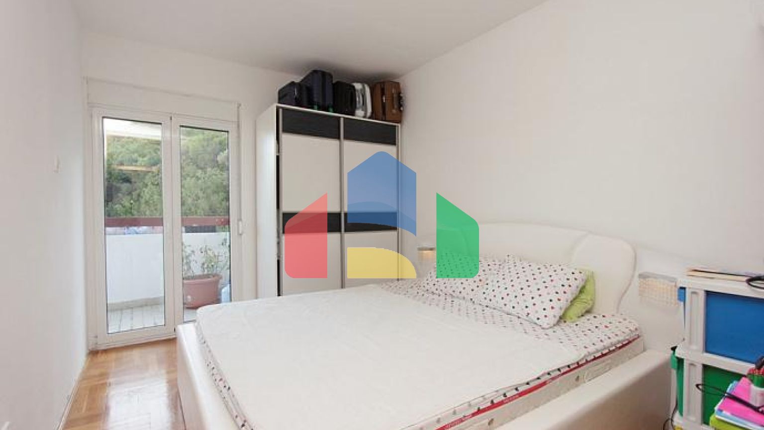 Светлая квартира в Будве