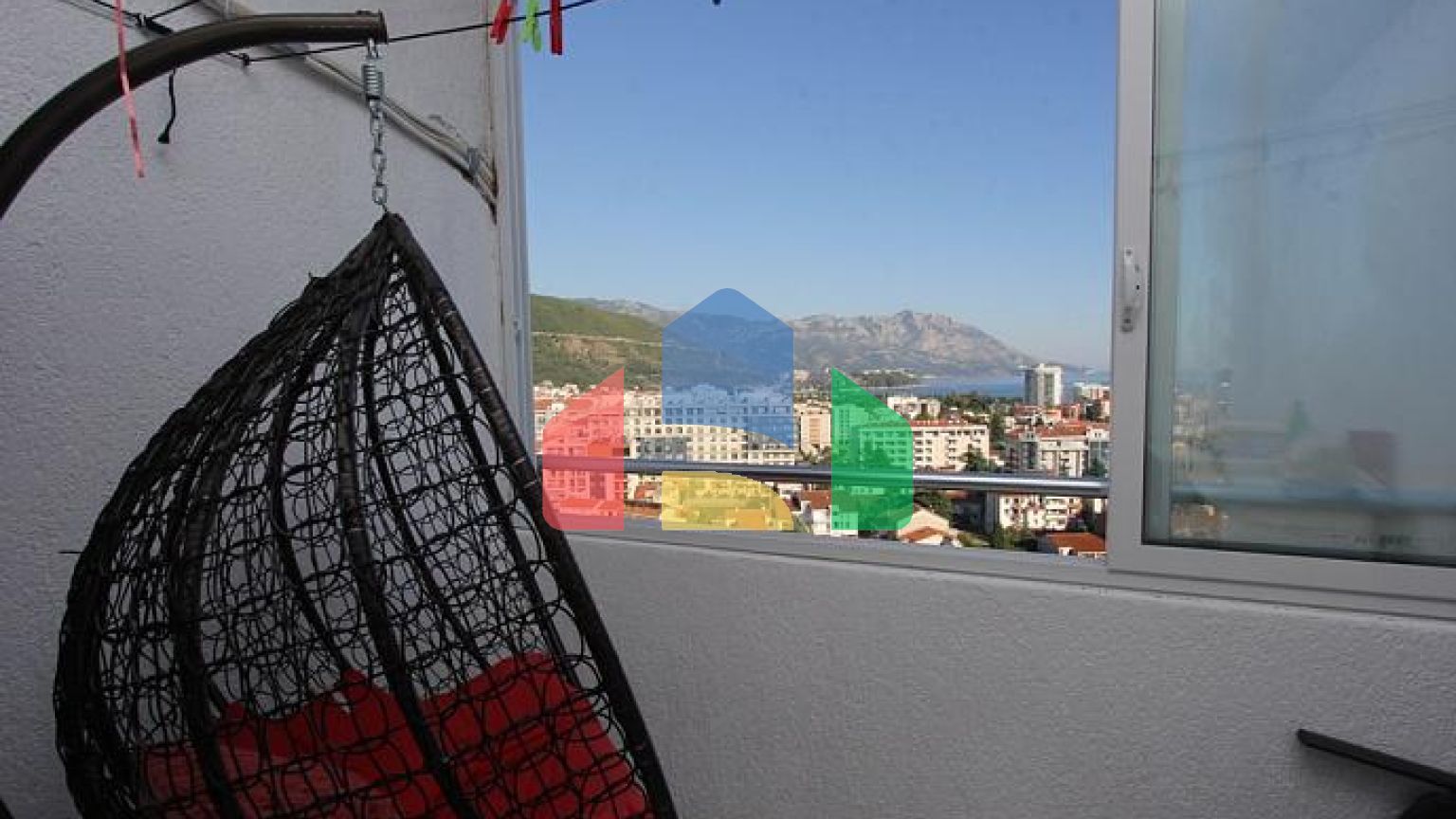 Светлая квартира в Будве