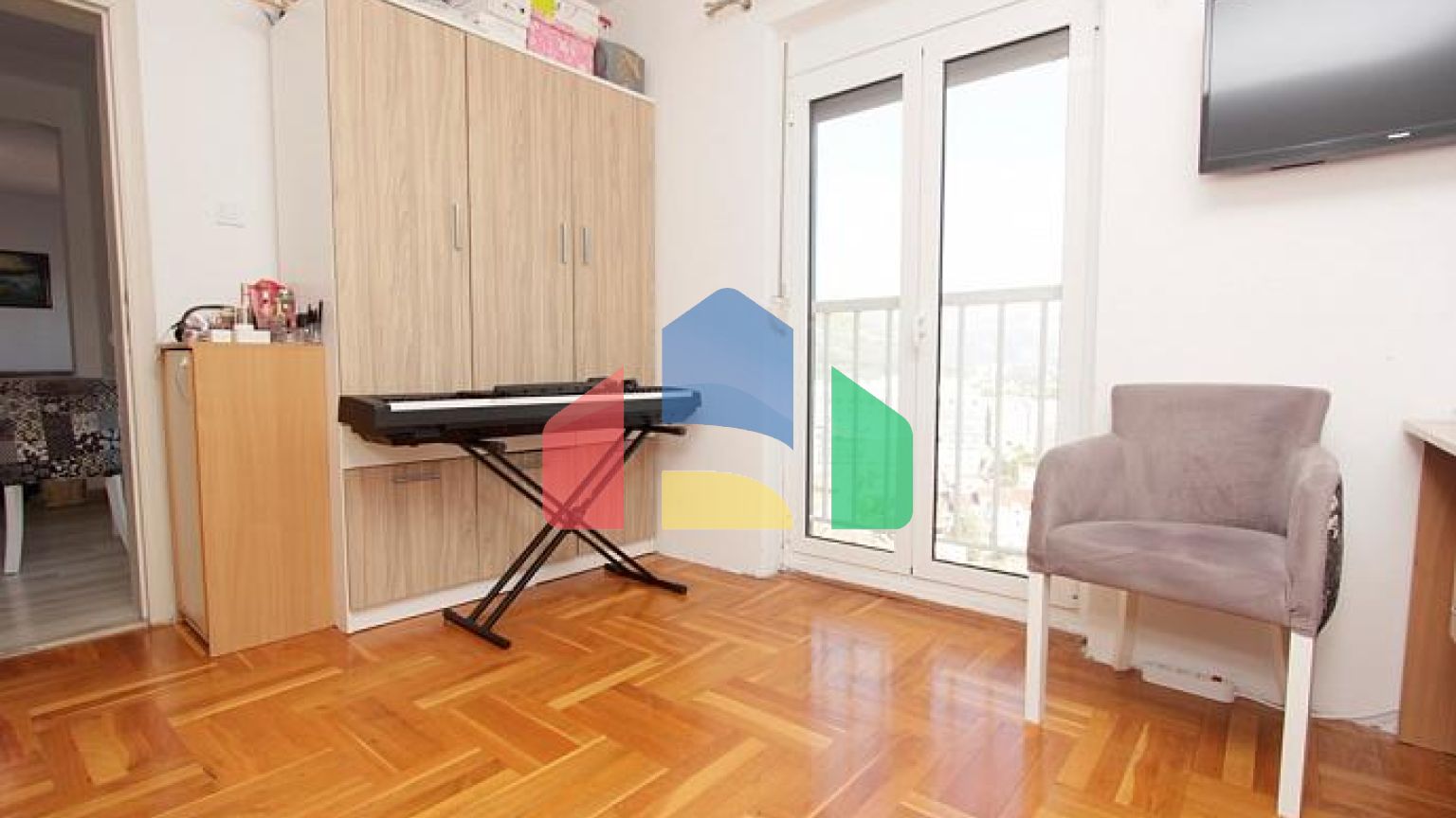 Светлая квартира в Будве