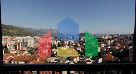 Bright apartment in Budva